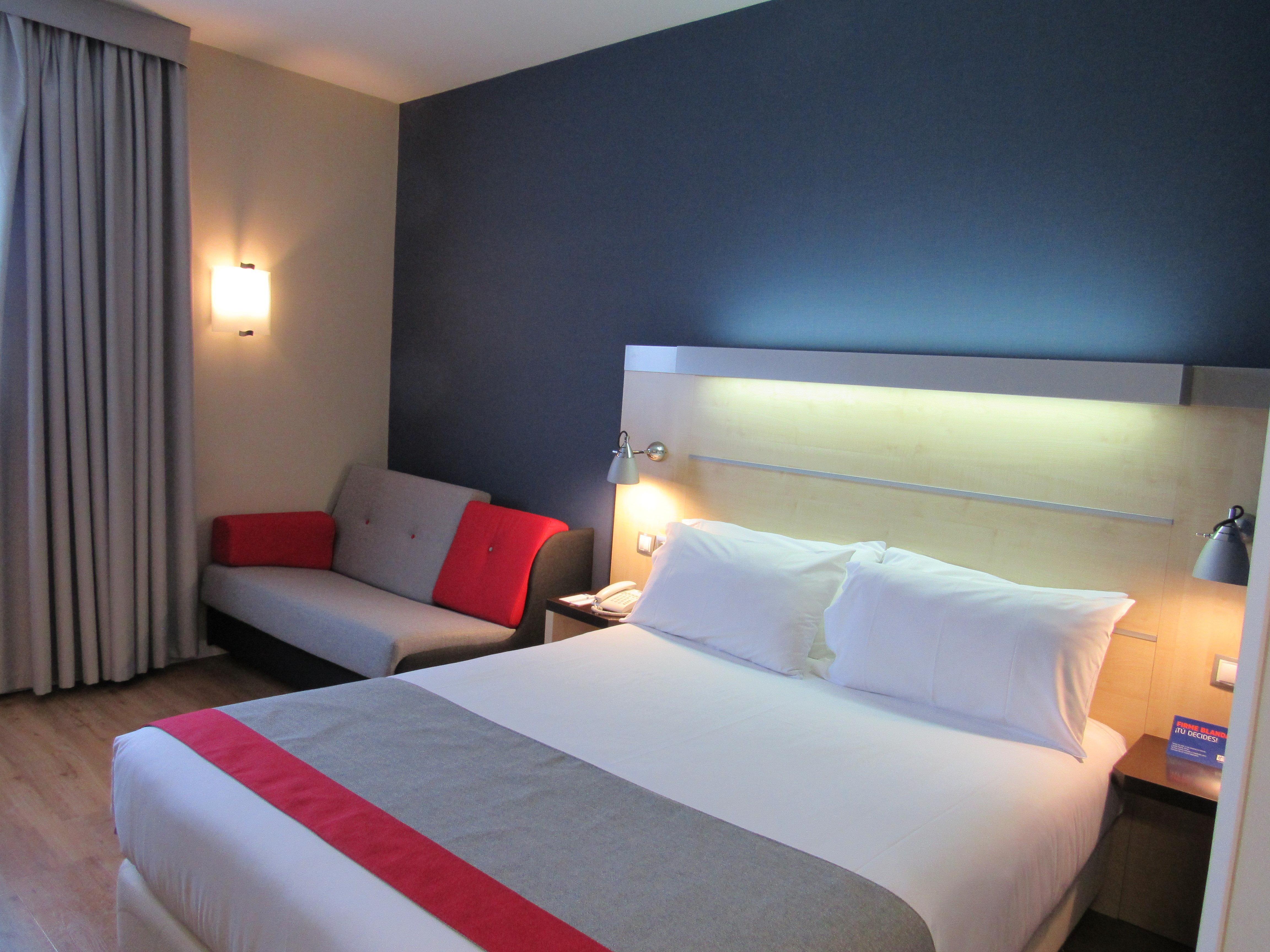 Holiday Inn Express Sant Cugat, An Ihg Hotel Сан-Кугат-дал-Бальєс Екстер'єр фото